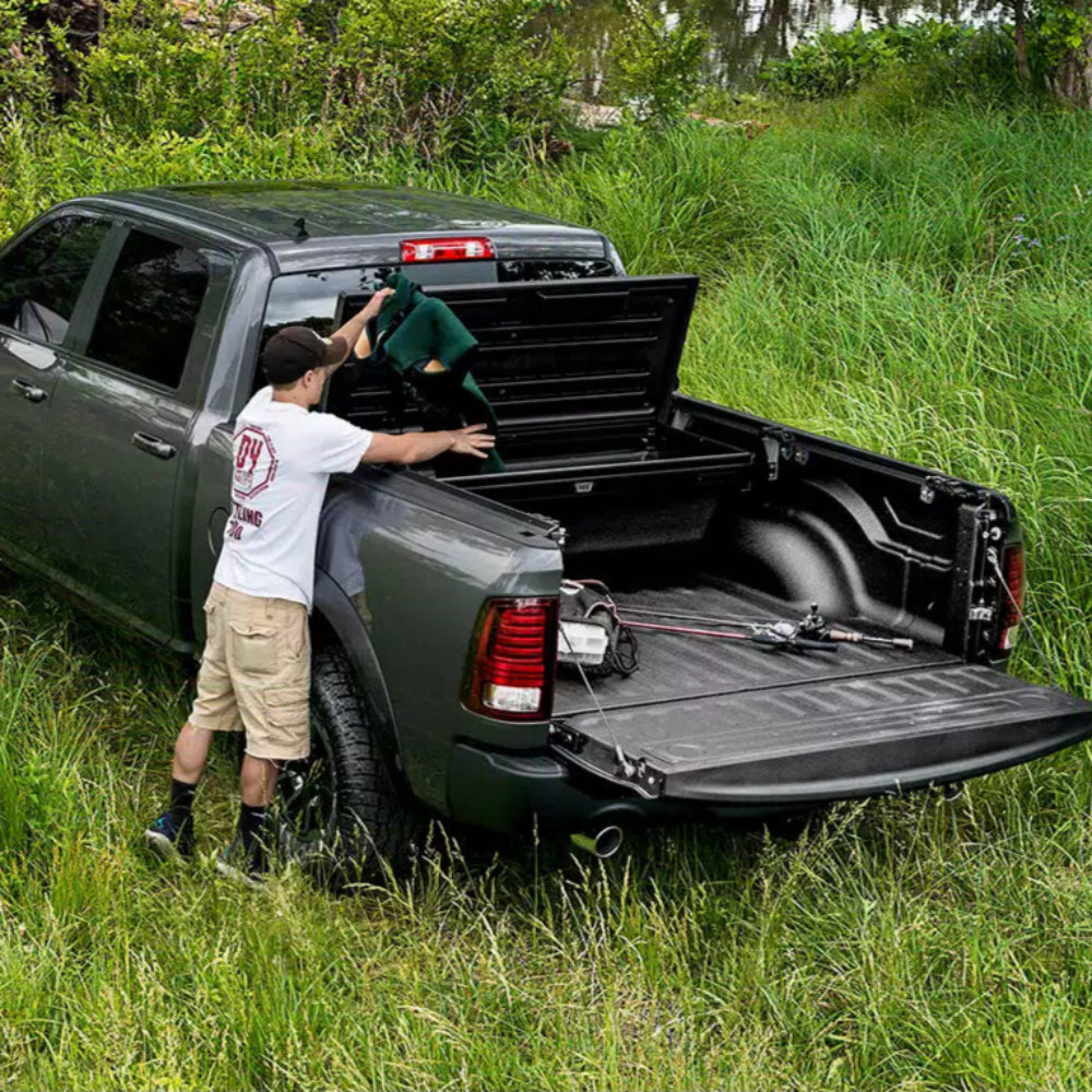 Deuce Soft Folding Tonneau Cover Tundra (2022+)