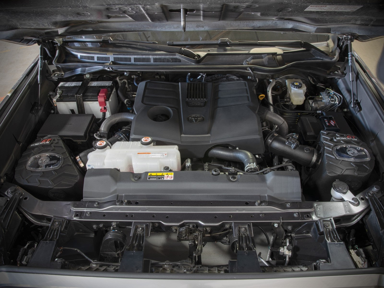 Momentum GT Pro DRY S Cold Air Intake Tundra (2022+)
