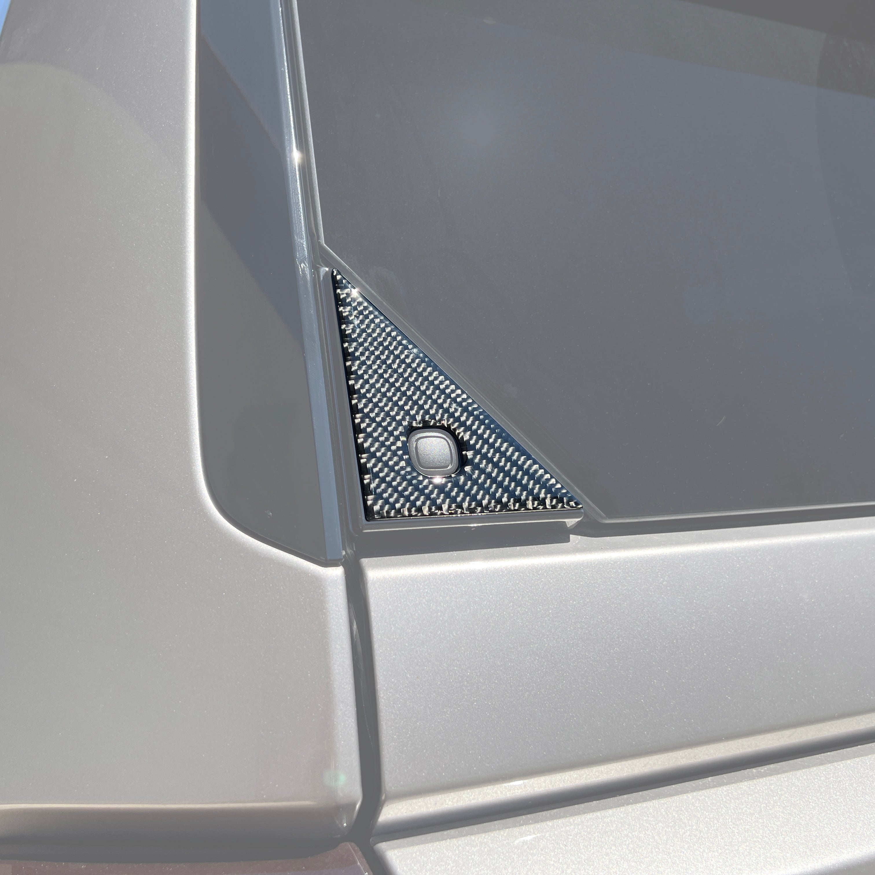 Liftgate Window Button Accent Trim Land Cruiser (2024+)