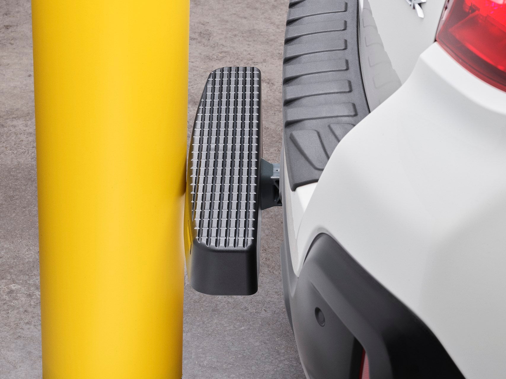 Hitch Mounted Step - BumpStep