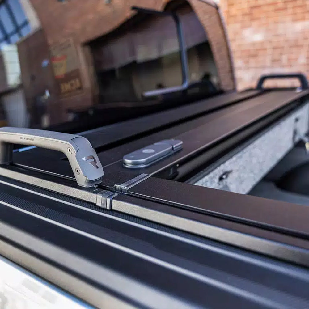 RetraxPro FRC-4000 EZ-OFF Manual Retractable Tonneau Cover w/ T-Slot Rails Tundra (2022+)