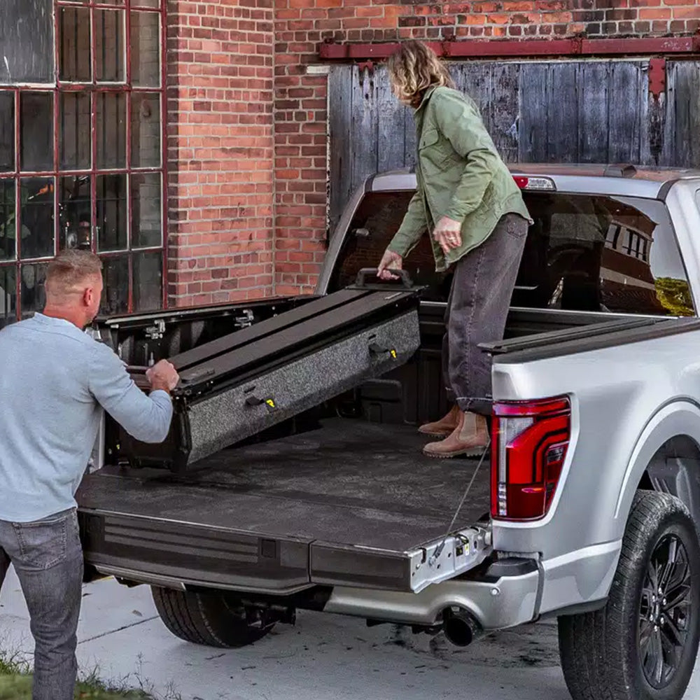 RetraxPro FRC-4000 EZ-OFF Manual Retractable Tonneau Cover w/ T-Slot Rails Tundra (2022+)