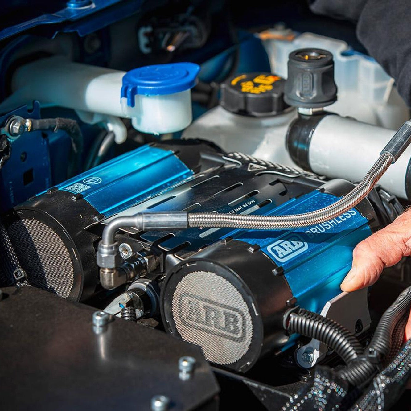 Brushless Twin Motor Onboard 12V Air Compressor