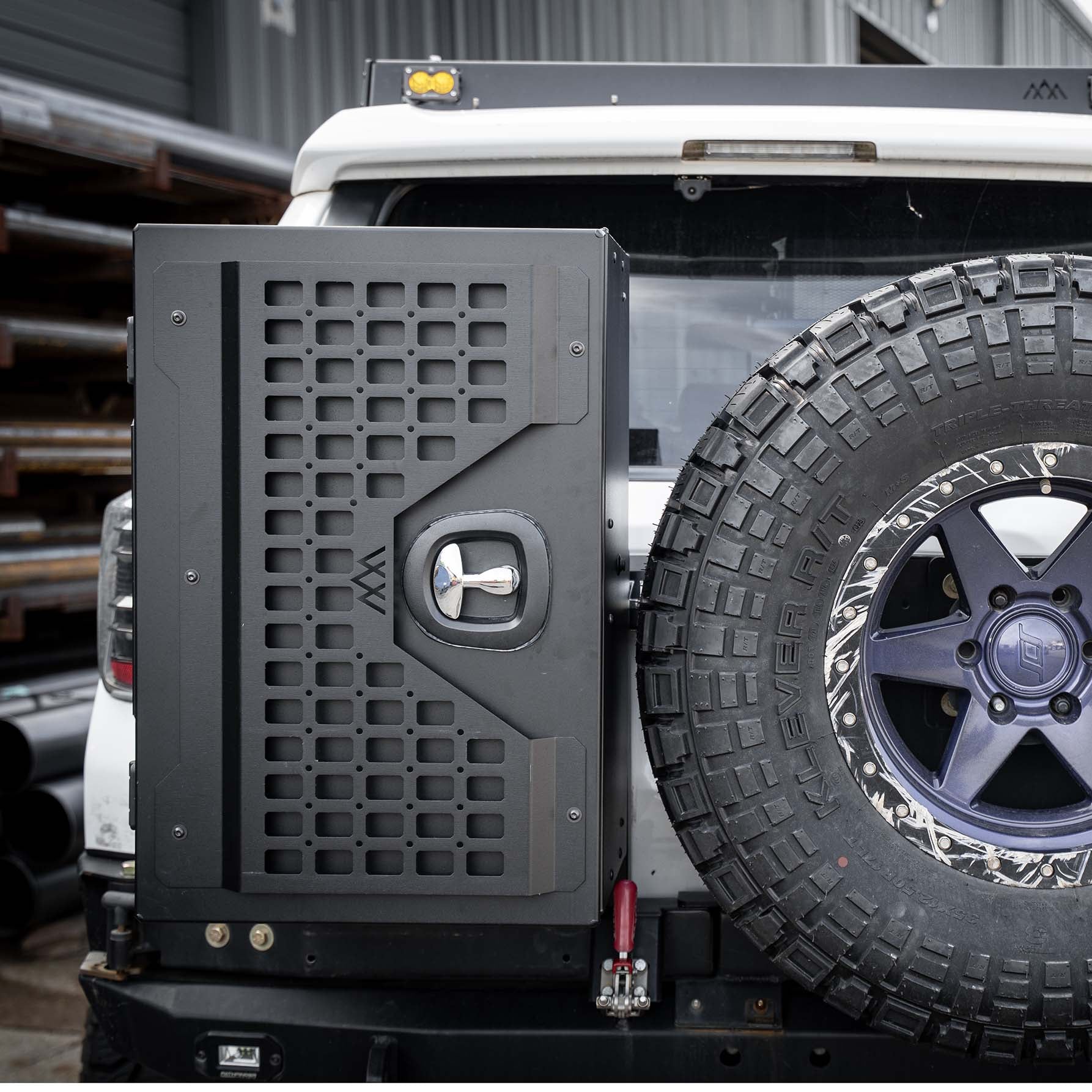 Universal Adventure Storage Box (19x28x15)