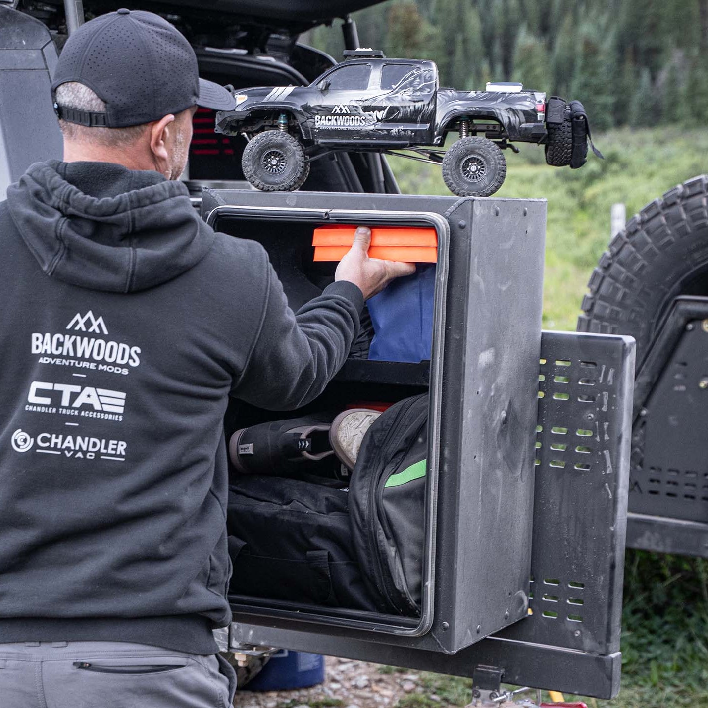 Universal Adventure Storage Box (19x28x15)