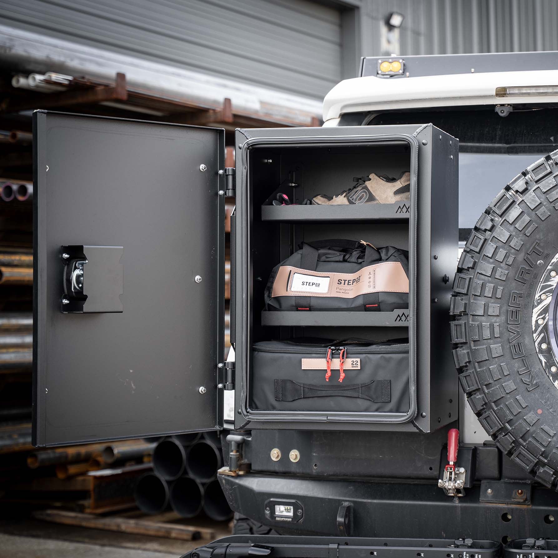 Universal Adventure Storage Box (19x28x15)