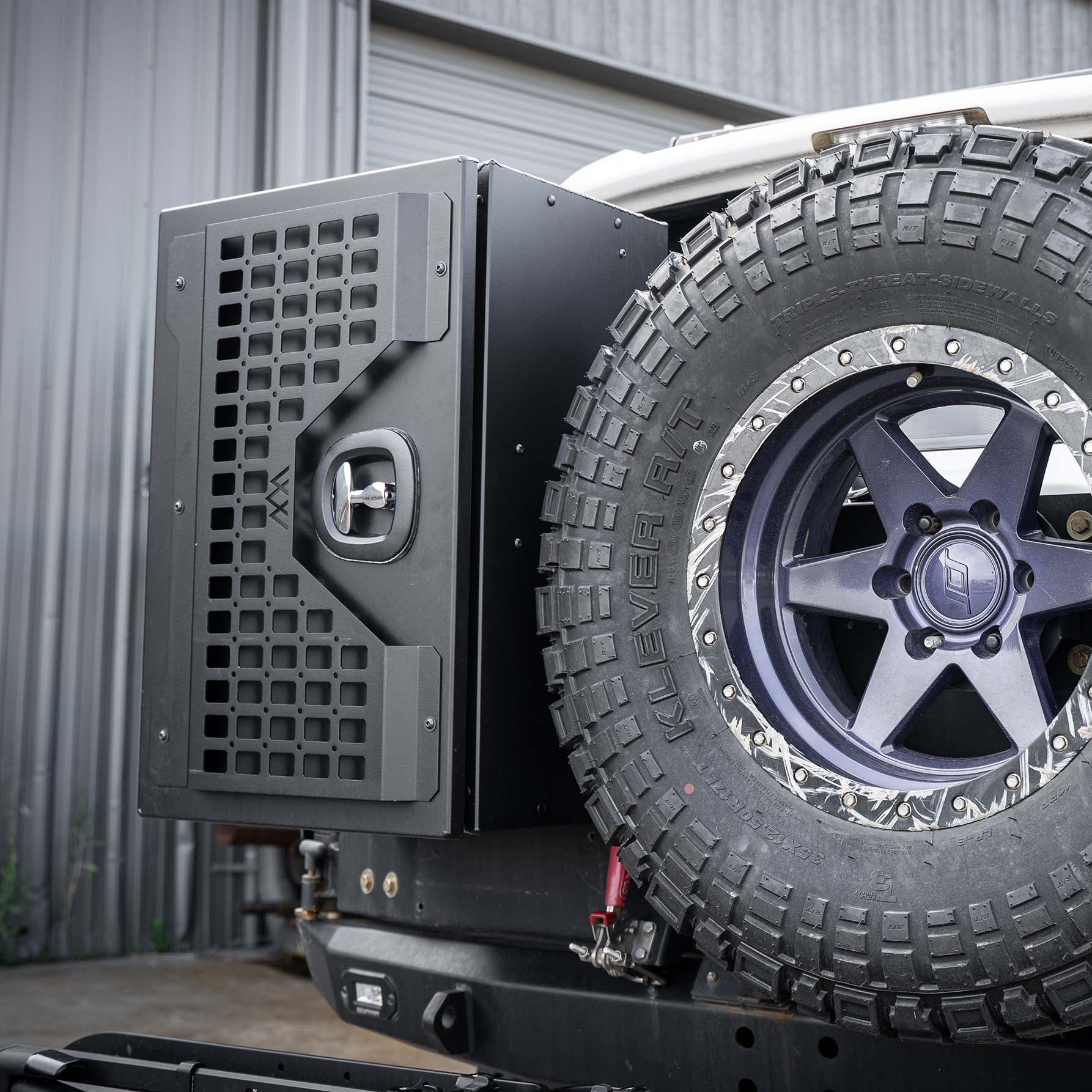 Universal Adventure Storage Box (19x28x15)