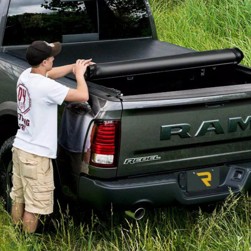 Deuce Soft Folding Tonneau Cover Tundra (2022+)