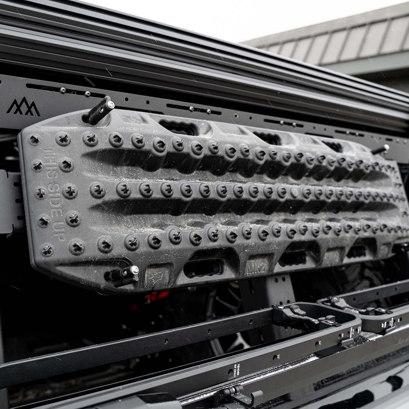 Universal Dogbone Aluminum Traction Board Mount